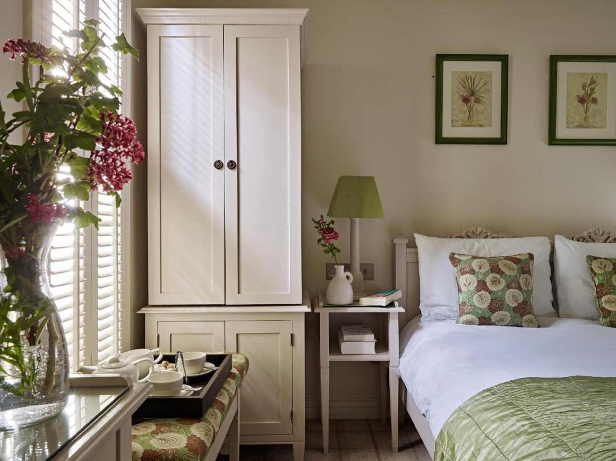 Cotswold Grange Acomodação com café da manhã Cheltenham Exterior foto A bedroom