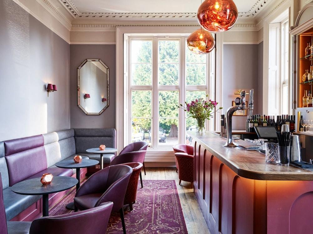 Cotswold Grange Acomodação com café da manhã Cheltenham Exterior foto The bar at the 2018 refurbishment