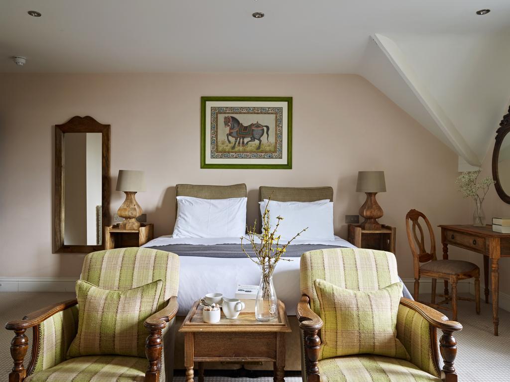 Cotswold Grange Acomodação com café da manhã Cheltenham Exterior foto A bedroom at the hotel