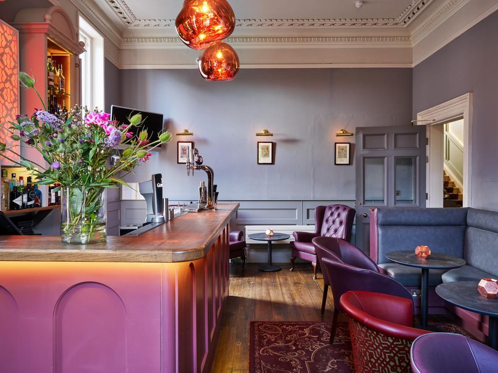 Cotswold Grange Acomodação com café da manhã Cheltenham Exterior foto The bar at the hotel