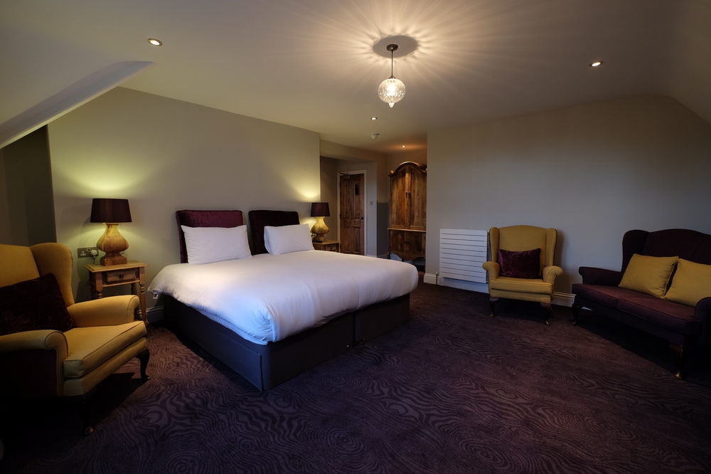 Cotswold Grange Acomodação com café da manhã Cheltenham Exterior foto A room at the hotel