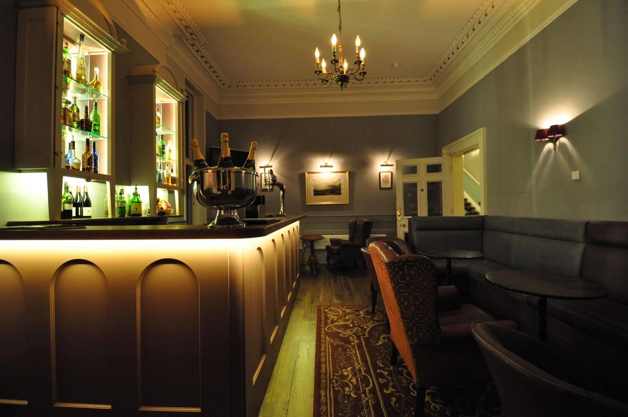 Cotswold Grange Acomodação com café da manhã Cheltenham Exterior foto The bar at the 2018 edition of the Edinburgh International Book Festival